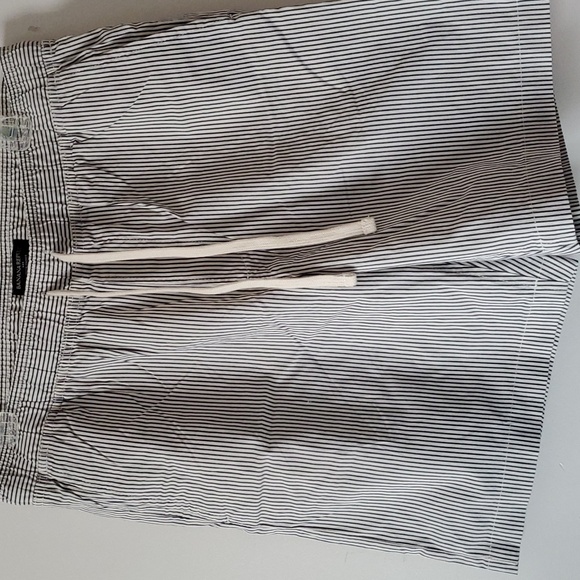 Banana Republic Women's Deck Shorts Size M - Picture 3 of 6